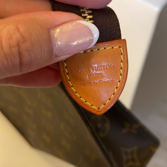Louis Vuitton Toiletry 15 - Picture 3 of 10